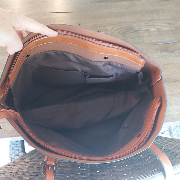 Faux leather hand bag - Picture 3 of 4